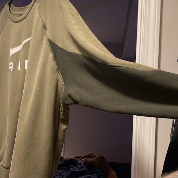 Army Green XL men’s Nike crew neck hoodie never worn - Picture 4 of 4